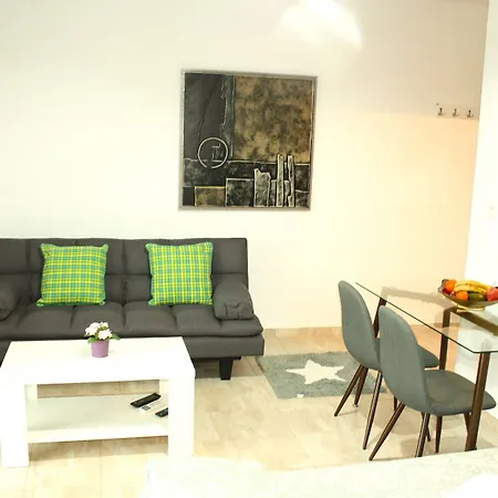 Maira Luxury דירה ליטוחורון